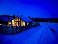 The cabin as the night falls